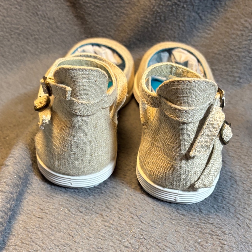 Elegant Beige Mary Jane Flats - Picture 6 of 8
